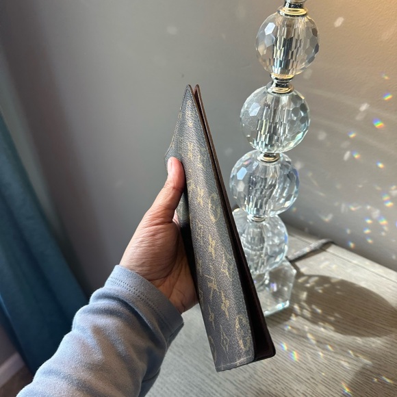 Louis Vuitton envelope wallet. See all pictures for any call outs. - Picture 9 of 13